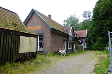 846974 Gezicht op het voormalige N.S.-station Maarn aan de Stationsweg te Maarn.